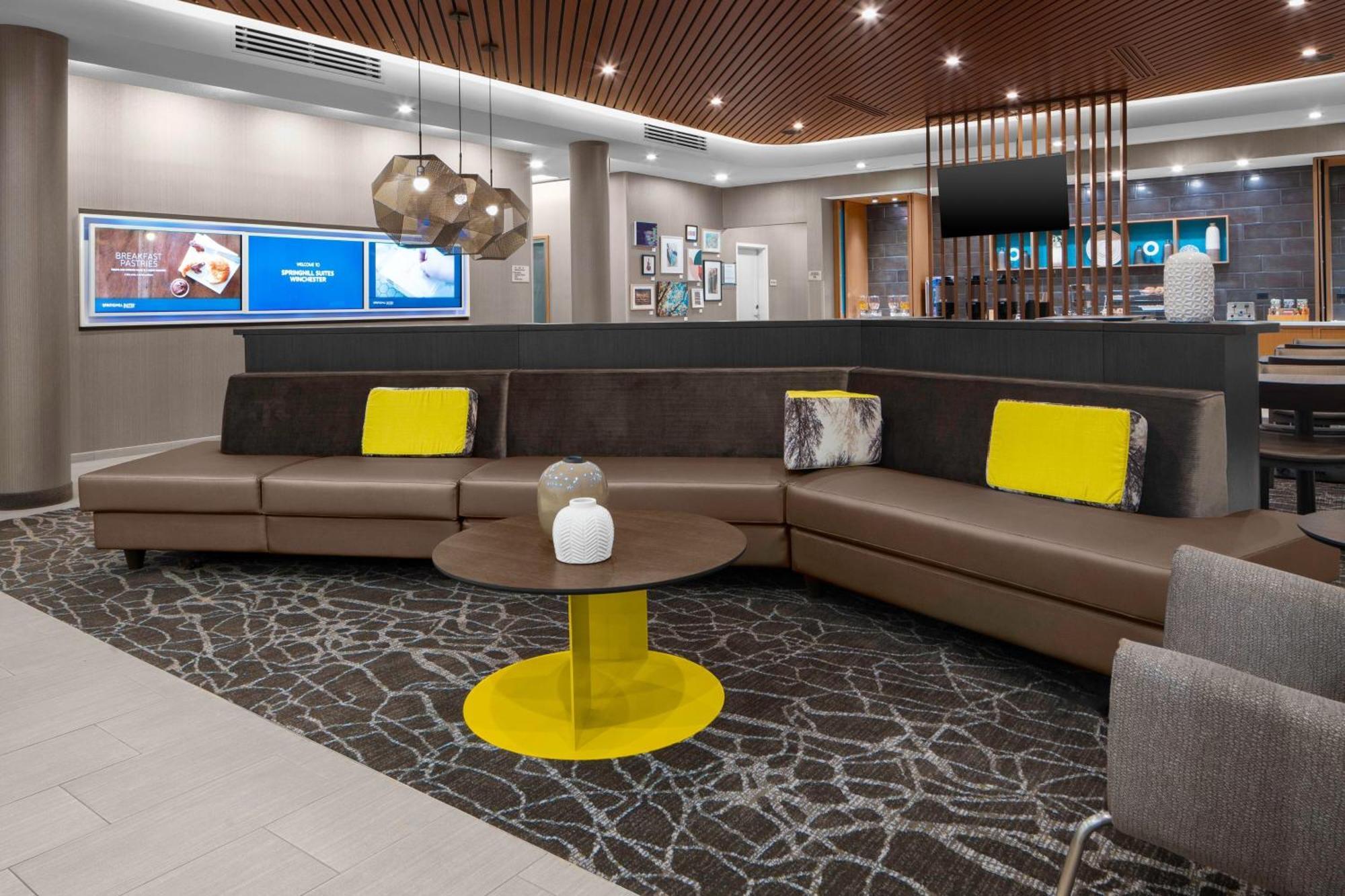 Springhill Suites Winchester Exterior photo